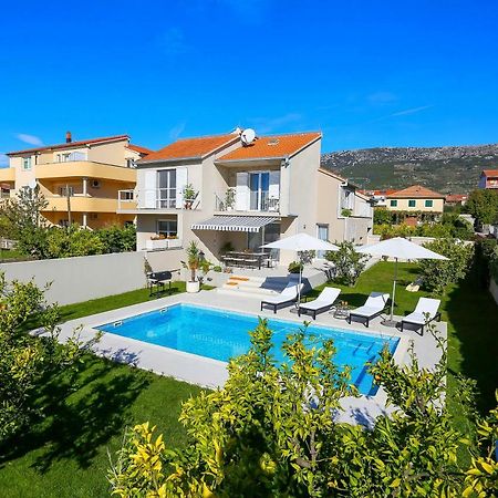 Villa Elysium - Beautiful Family House With Heated Pool Kaštela Exterior foto