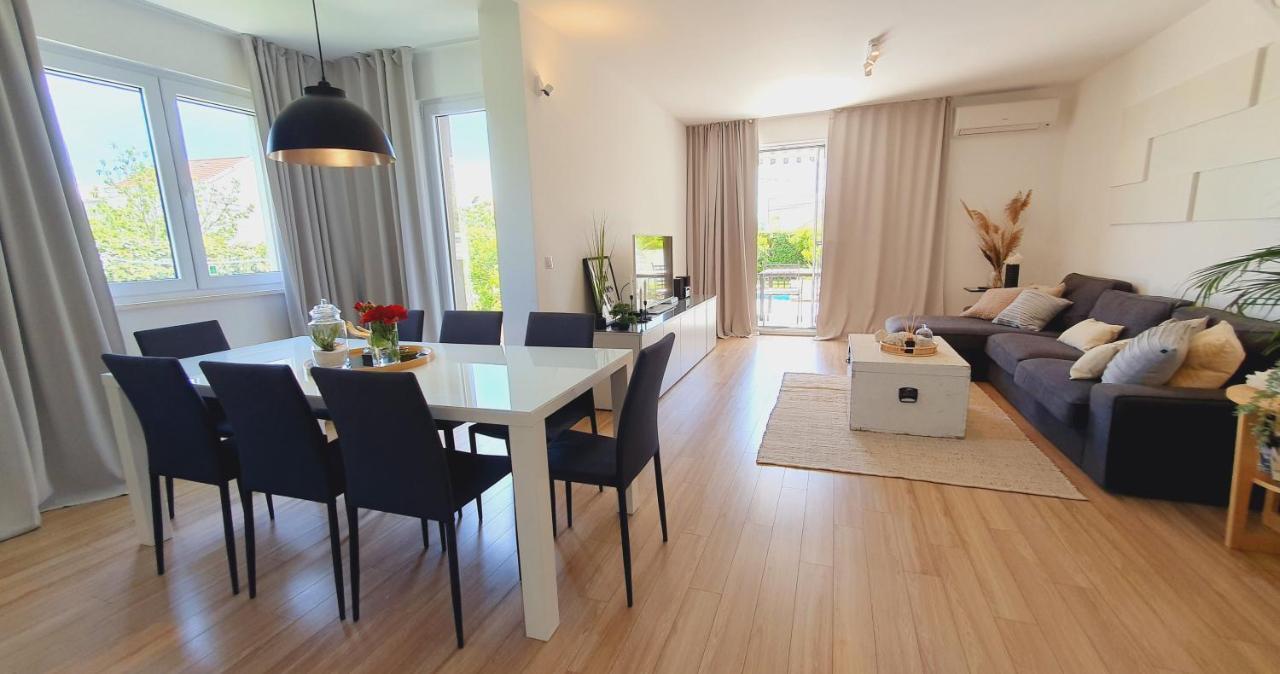 Villa Elysium - Beautiful Family House With Heated Pool Kaštela Exterior foto