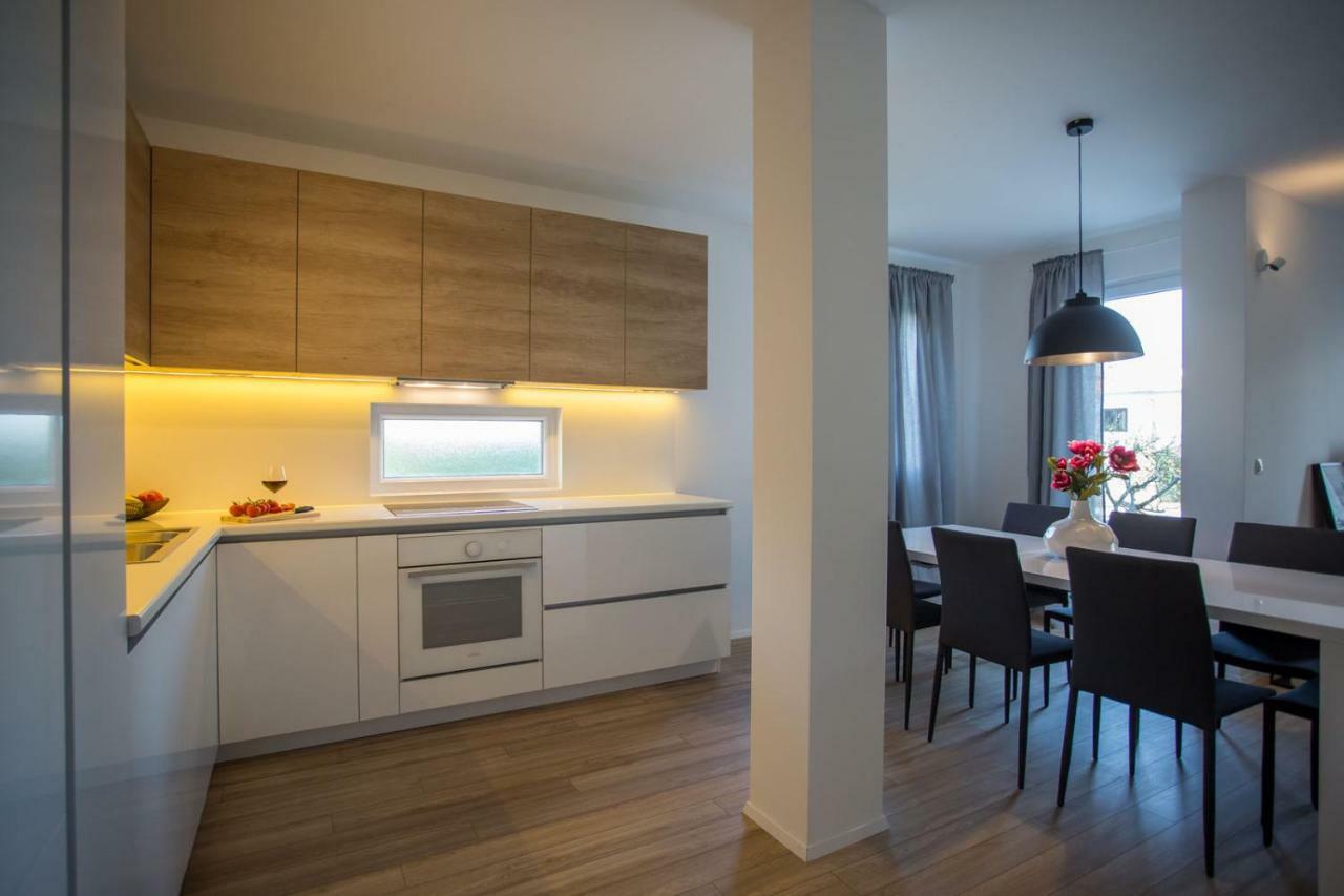 Villa Elysium - Beautiful Family House With Heated Pool Kaštela Exterior foto