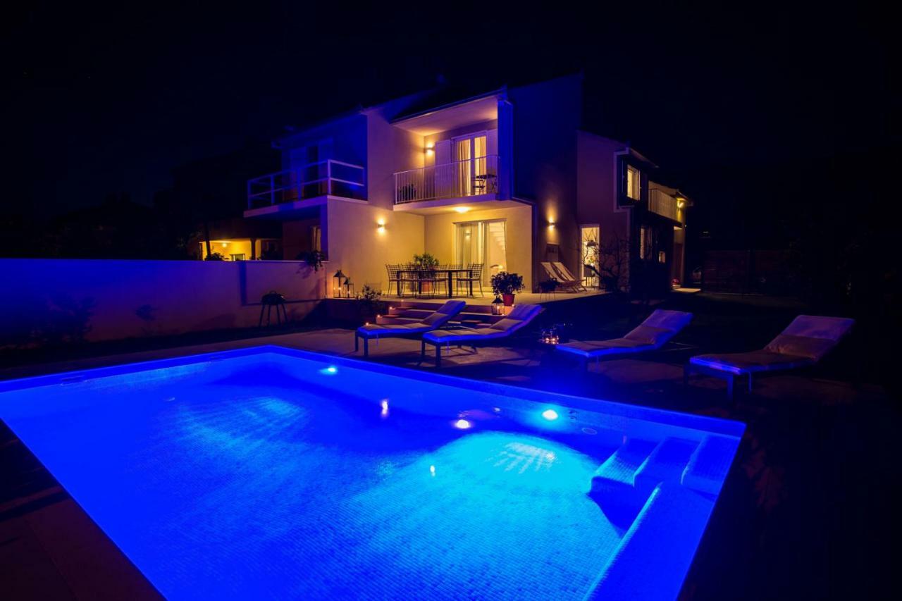 Villa Elysium - Beautiful Family House With Heated Pool Kaštela Exterior foto