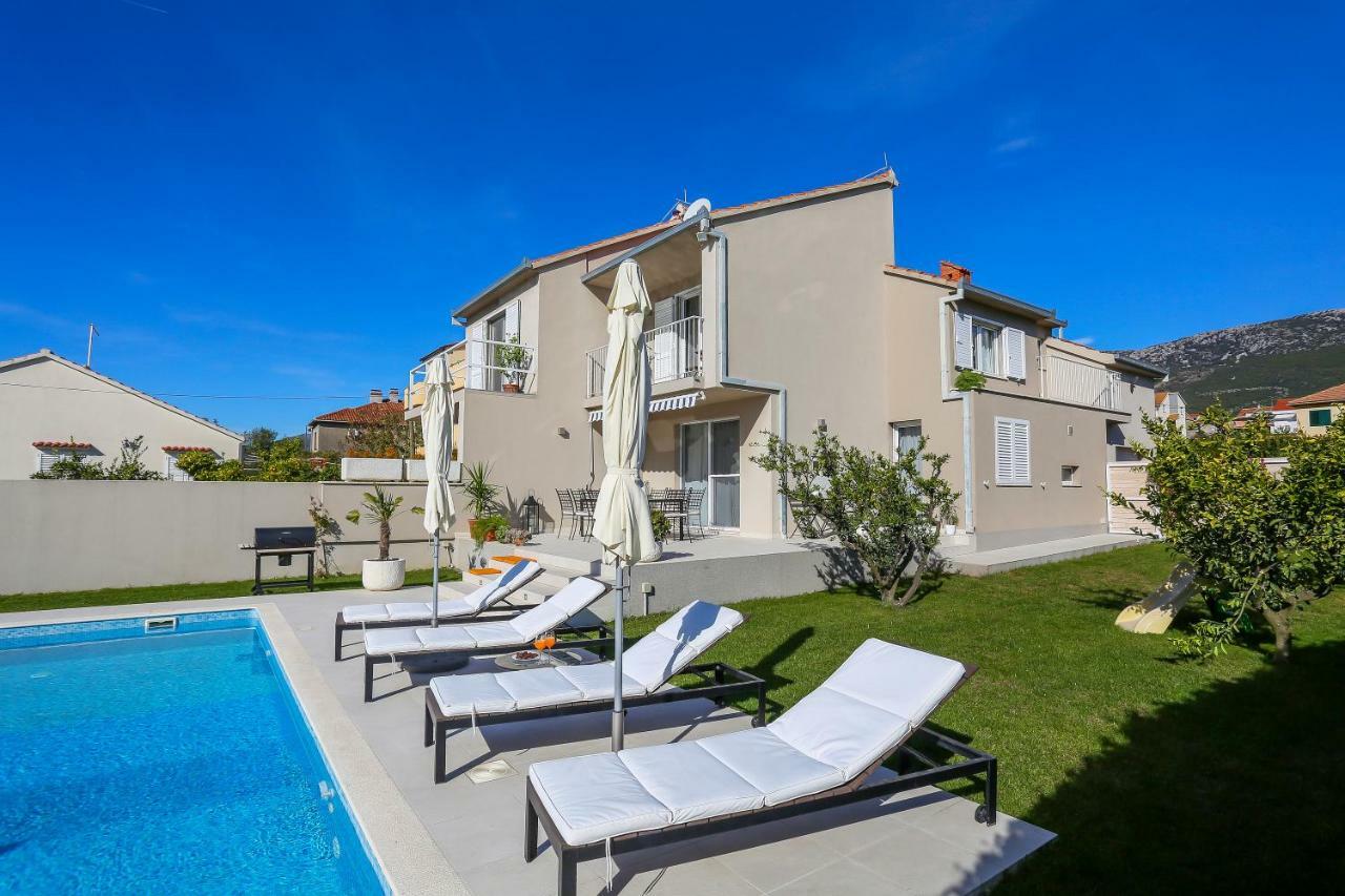 Villa Elysium - Beautiful Family House With Heated Pool Kaštela Exterior foto