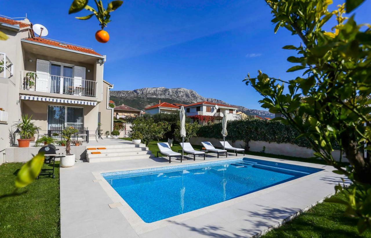 Villa Elysium - Beautiful Family House With Heated Pool Kaštela Exterior foto